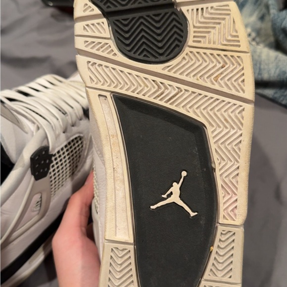 Athletic_Shoes